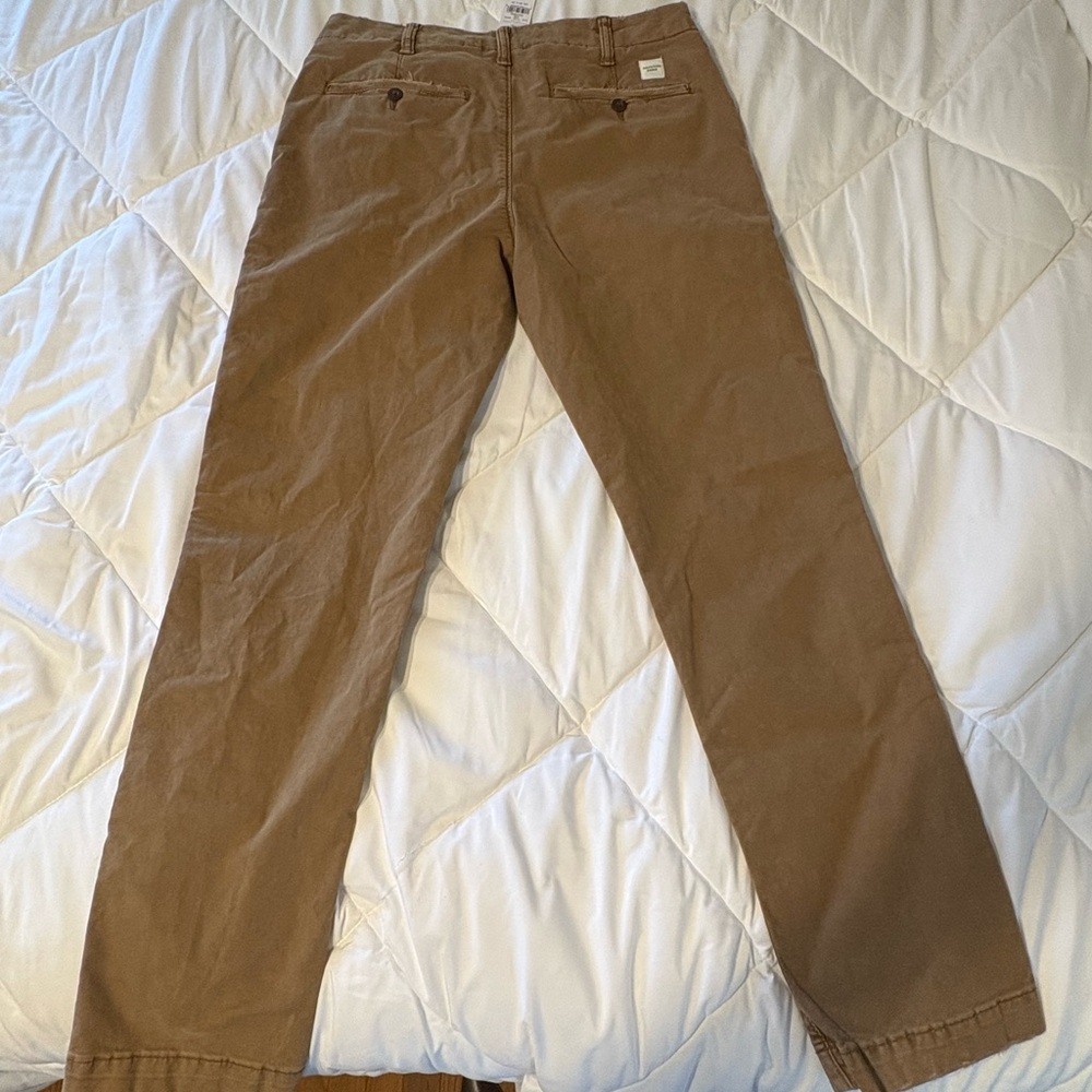 American Eagle Outfitters Tan Chinos